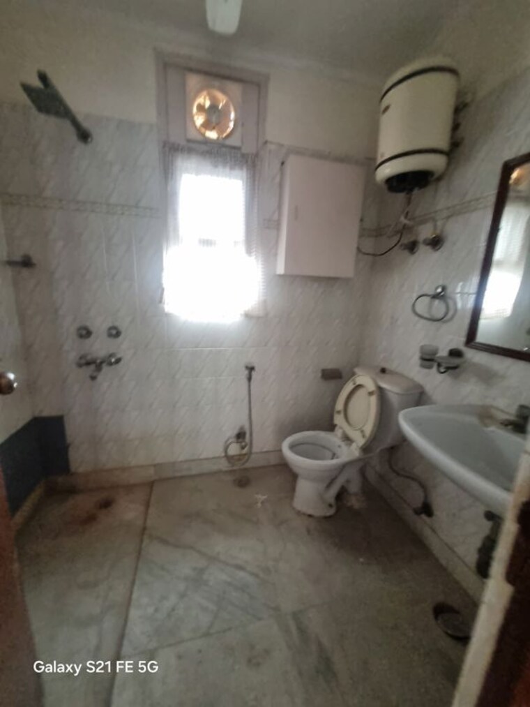 Bathroom, dwarka 3 Bedroom 1750 Sq.Ft. Apartment In Dwarka Delhi 10709130