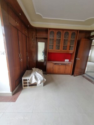 Room in 3 BHK Apartment at Dwarka – for Sale