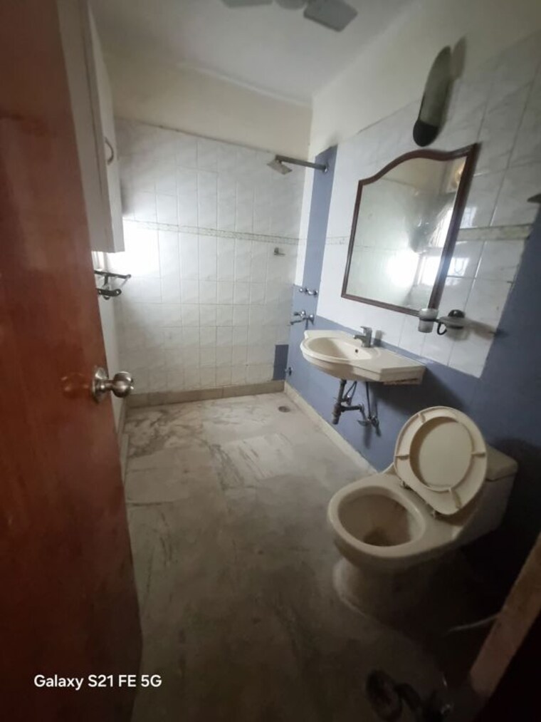 Bathroom, dwarka 3 Bedroom 1750 Sq.Ft. Apartment In Dwarka Delhi 10709130
