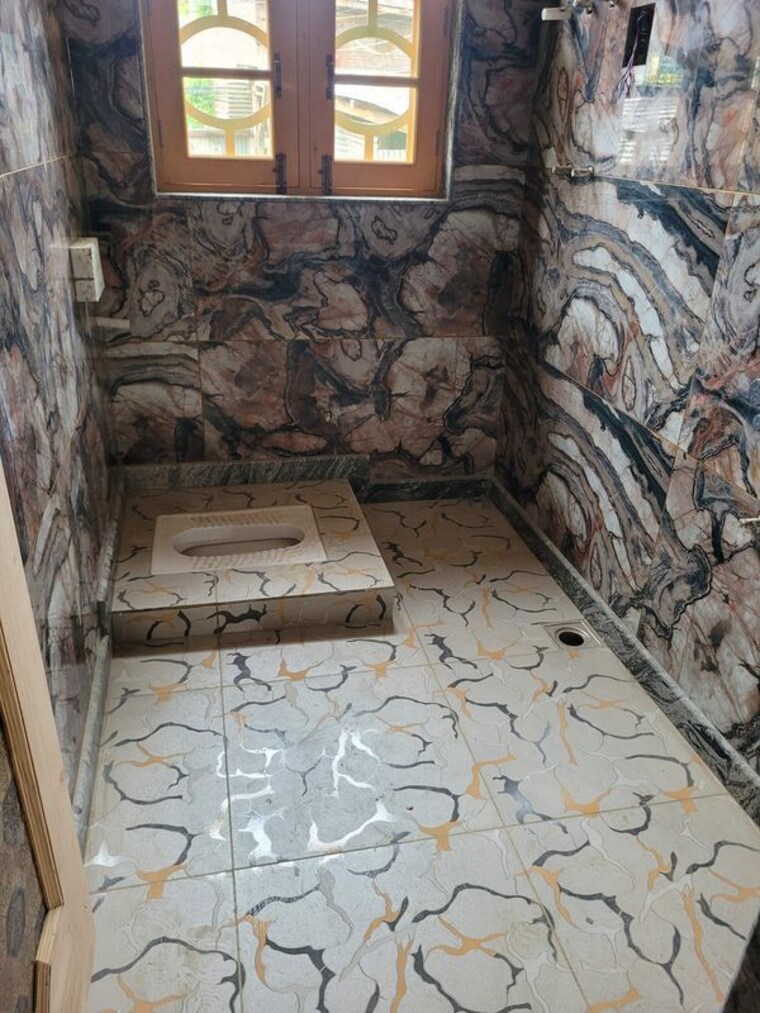 Bathroom, vineet khand Pg For Girls In Vineet Khand 10709152
