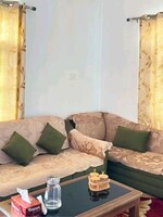 1400 Sq.Ft. Pg in Vineet Khand