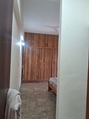 Room in 2 BHK Apartment at Infantry Road – for Rent