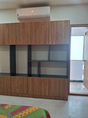Furnished Amenities in 3 BHK Apartment at Indiranagar – for Rent