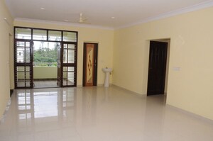 Room in 3 BHK Apartment at Cox Town – for Rent
