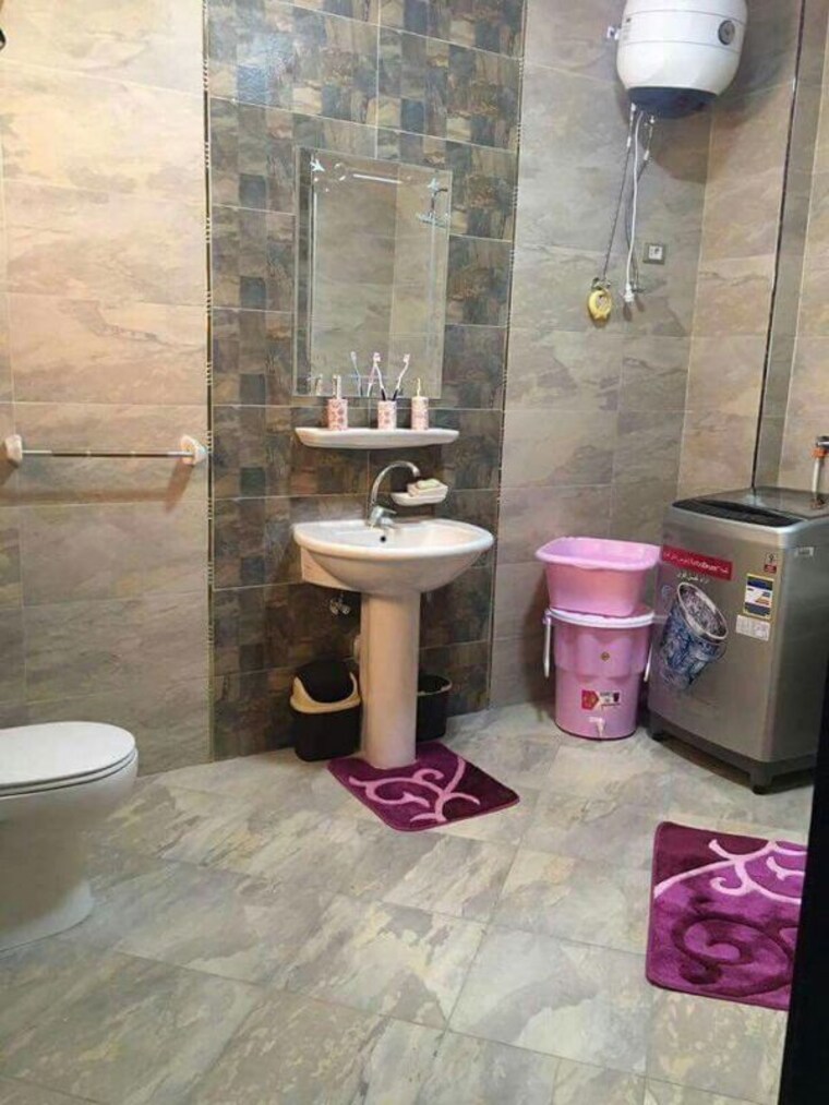 Bathroom, vineet khand Pg For Girls In Vineet Khand 10709179