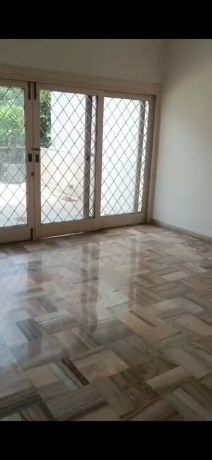 3 BHK Builder Floor For Rent in New Friends Colony