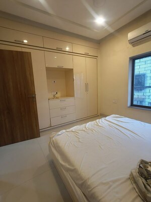 Master Bedroom in 2 BHK Apartment at Prabhadevi – for Rent