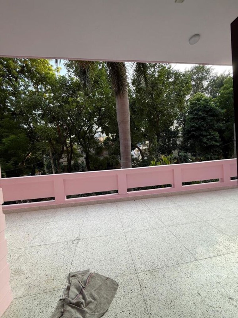 Balcony, nehru enclave 3 Bedroom 1850 Sq.Ft. Builder Floor In Nehru Enclave Delhi 10709191
