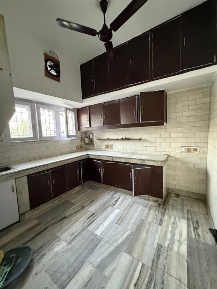 Kitchen, nehru enclave 3 Bedroom 1850 Sq.Ft. Builder Floor In Nehru Enclave Delhi 10709191