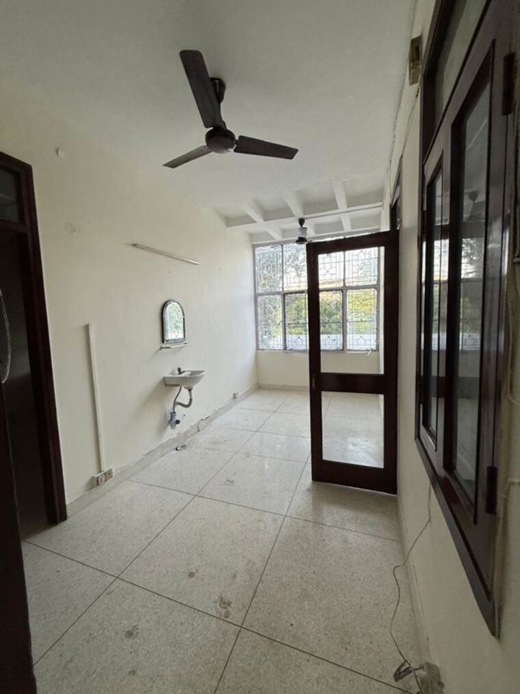 Living Room, nehru enclave 3 Bedroom 1850 Sq.Ft. Builder Floor In Nehru Enclave Delhi 10709191