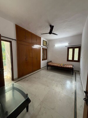 Room in 3 BHK Apartment at Godrej South Estate Okhla, Okhla – for Rent