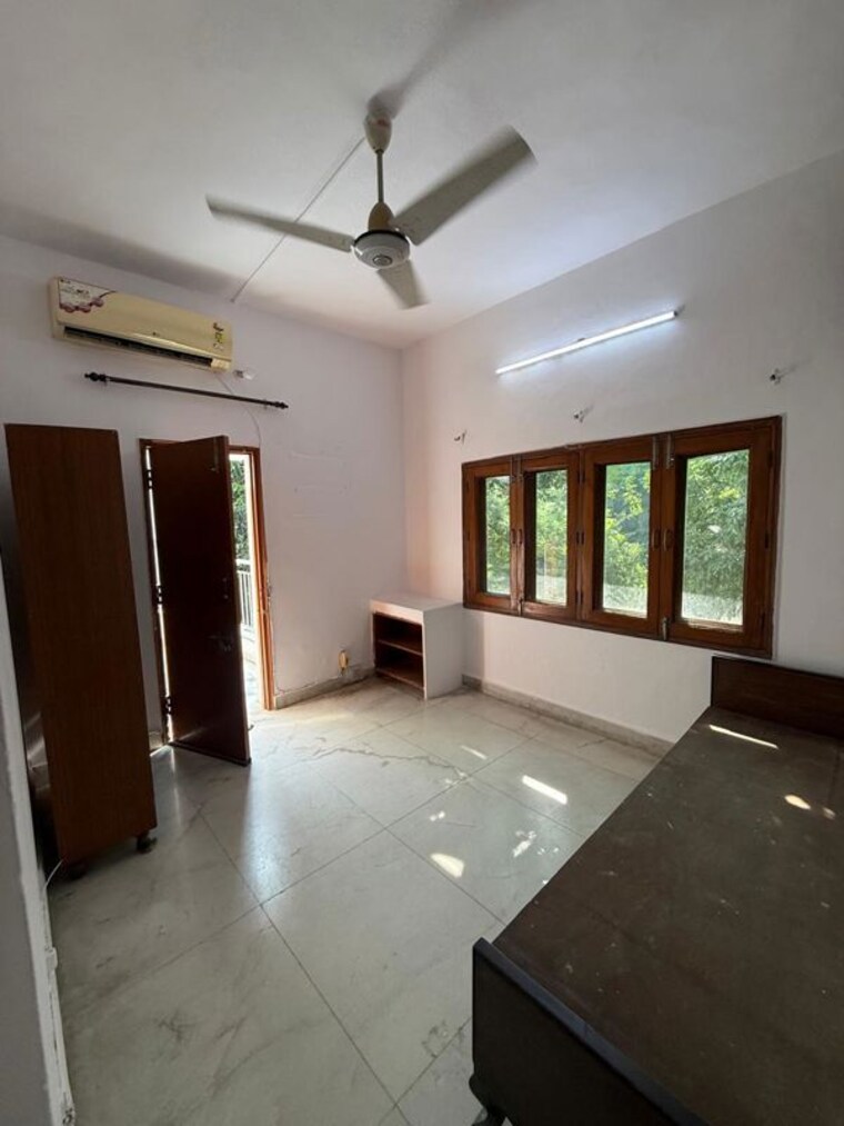 Bedroom, godrej-south-estate-okhla 3 Bedroom 1550 Sq.Ft. Apartment In Okhla Delhi 10709200