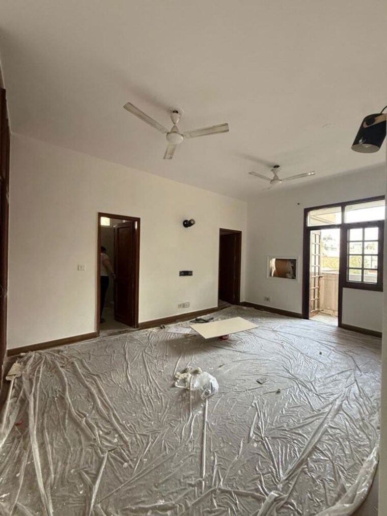 Bedroom, new friends colony 3 Bedroom 3200 Sq.Ft. Builder Floor In New Friends Colony Delhi 10709207