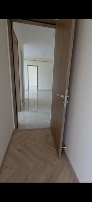 Room in 3 BHK Apartment at Raymond The Invictus By GS, Pokhran Road No One – for Rent