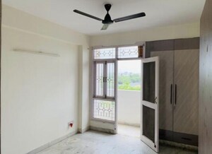 Room in 3 BHK Apartment at Neha Apartments Pi I and II, Pi I And Ii Greater Noida – for Sale