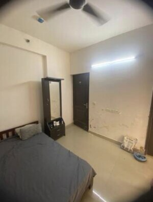 Room in 3 BHK Apartment at Nimbus Express Park View - II, Chi V Greater Noida – for Sale