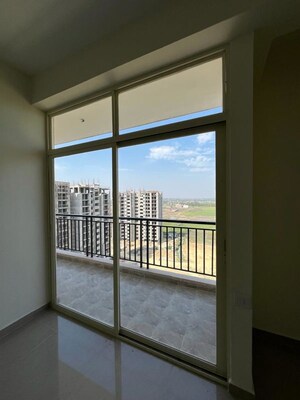 Room in 4 BHK Apartment at Excella Kutumb, Sultanpur Road – for Rent