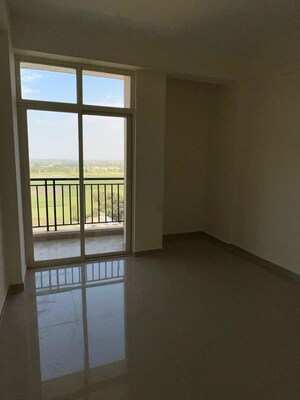 Room in 4 BHK Apartment at Excella Kutumb, Sultanpur Road – for Rent