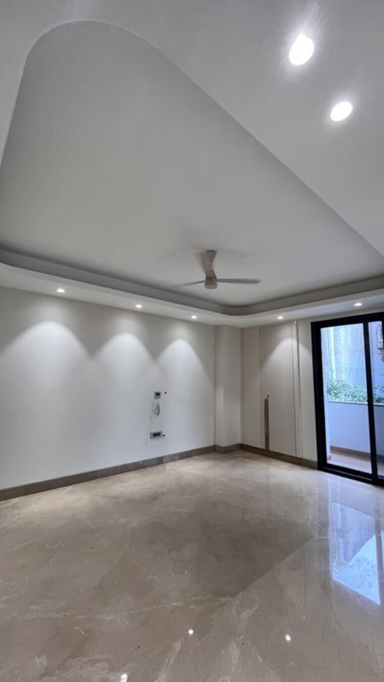 Room, greater kailash i 4 Bedroom 500 Sq.Yd. Builder Floor In Greater Kailash I Delhi 10709265