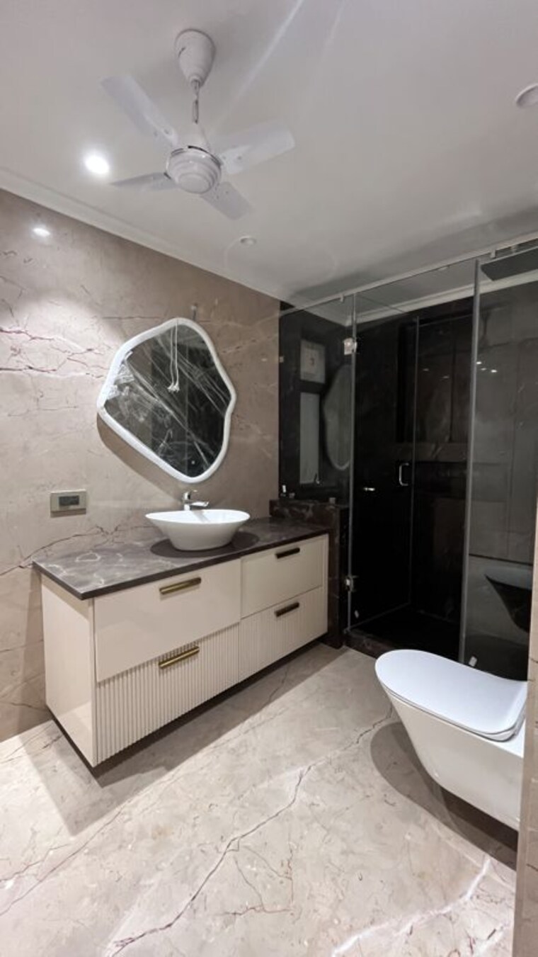 Team Area, greater kailash i 4 Bedroom 500 Sq.Yd. Builder Floor In Greater Kailash I Delhi 10709265