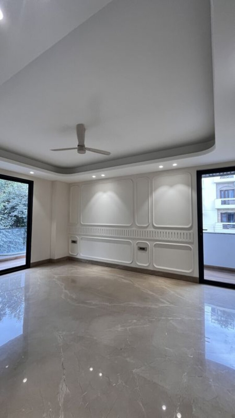 Room, greater kailash i 4 Bedroom 500 Sq.Yd. Builder Floor In Greater Kailash I Delhi 10709265