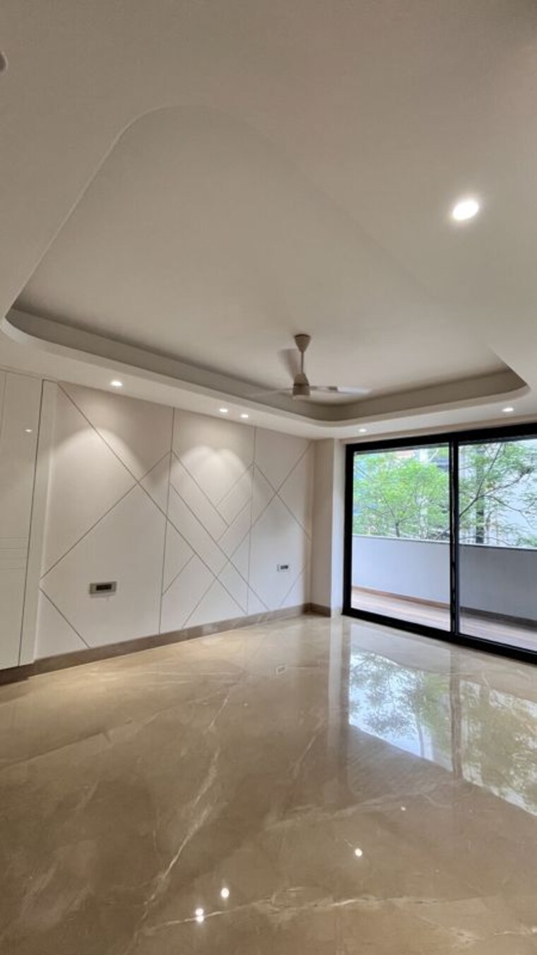Room, greater kailash i 4 Bedroom 500 Sq.Yd. Builder Floor In Greater Kailash I Delhi 10709265