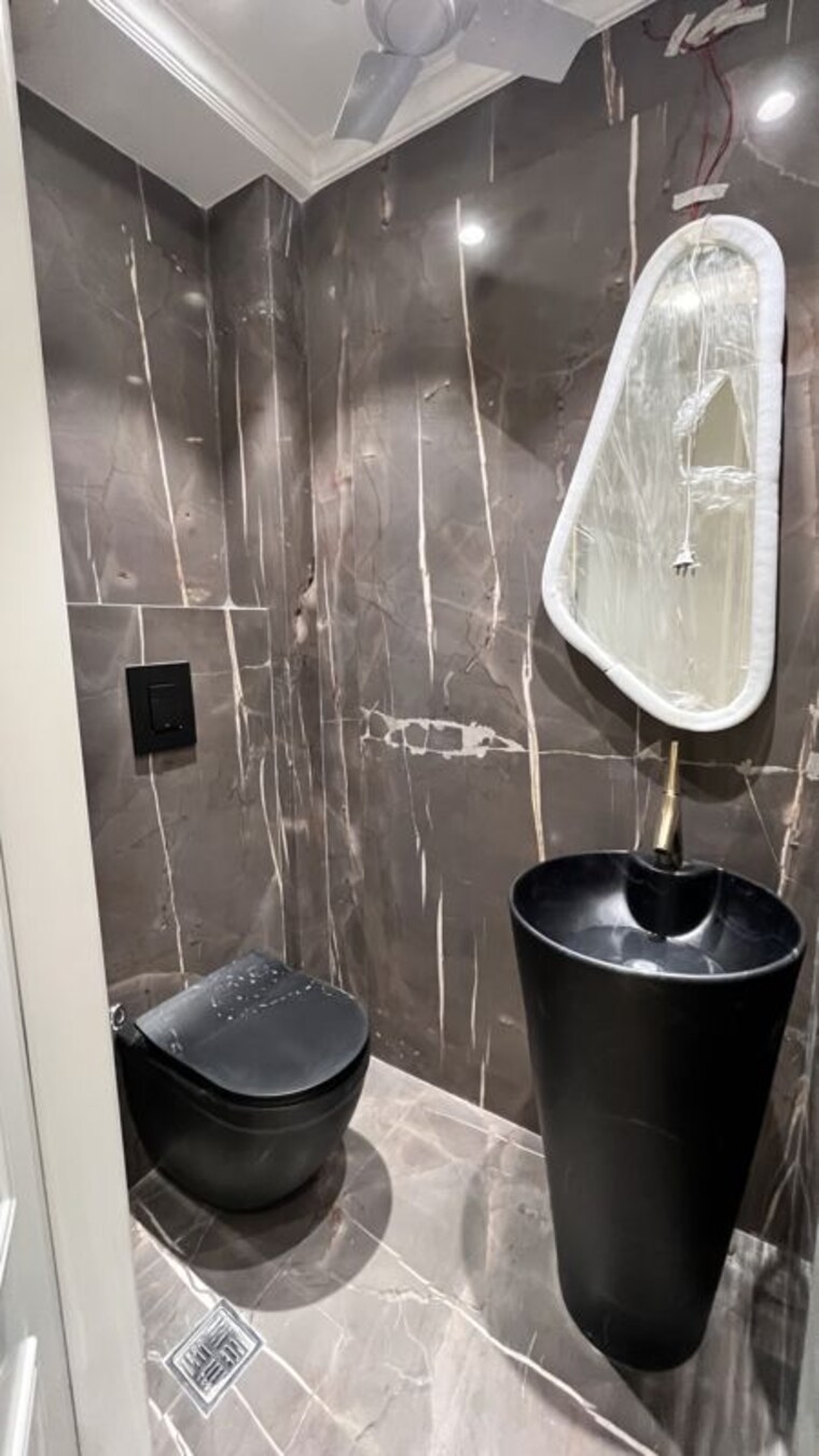 Bathroom, greater kailash i 4 Bedroom 500 Sq.Yd. Builder Floor In Greater Kailash I Delhi 10709266