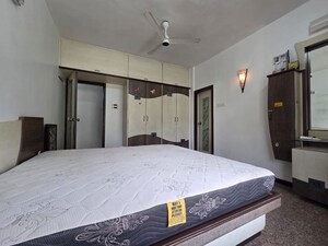 Bedroom in 3 BHK Apartment at Goregaon East – for Rent