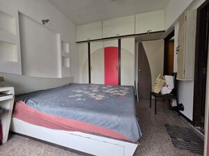 Bedroom in 3 BHK Apartment at Goregaon East – for Rent