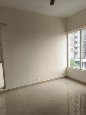 Room in 3 BHK Apartment at Sikka Kimantra Greens, Sector 79 – for Rent