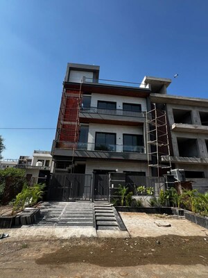 6+ BHK Independent House – Exterior View View at Mullanpur - for Sale