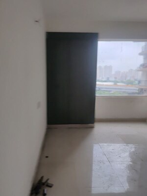 Room in 2.5 BHK Apartment at Sector 107 – for Rent