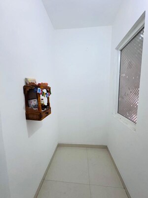 Furnished Amenities in 2 BHK Apartment at Shiva Motia Huys, Pir Machalla – for Sale