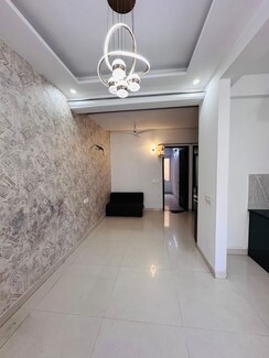 2 BHK Apartment For Sale in Shiva Motia Huys