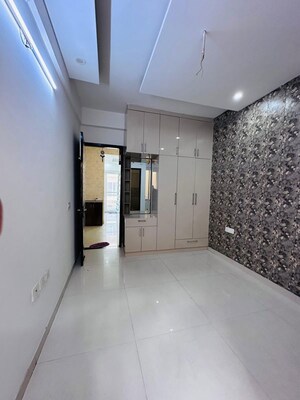 Building Lobby in 2 BHK Apartment at Shiva Motia Huys, Pir Machalla – for Sale