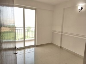 Room in 3 BHK Apartment at ROF Amaltas, Sector 92 – for Sale