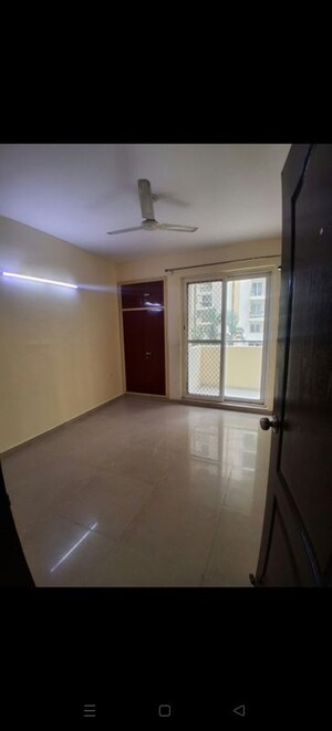 Room in 3 BHK Apartment at Aditya Urban Casa, Sector 78 – for Rent
