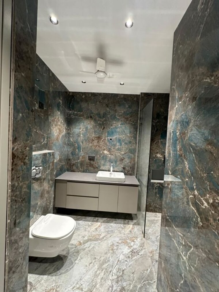 Bathroom, south city 1 4 Bedroom 360 Sq.Yd. Builder Floor In South City 1 Gurgaon 10709314