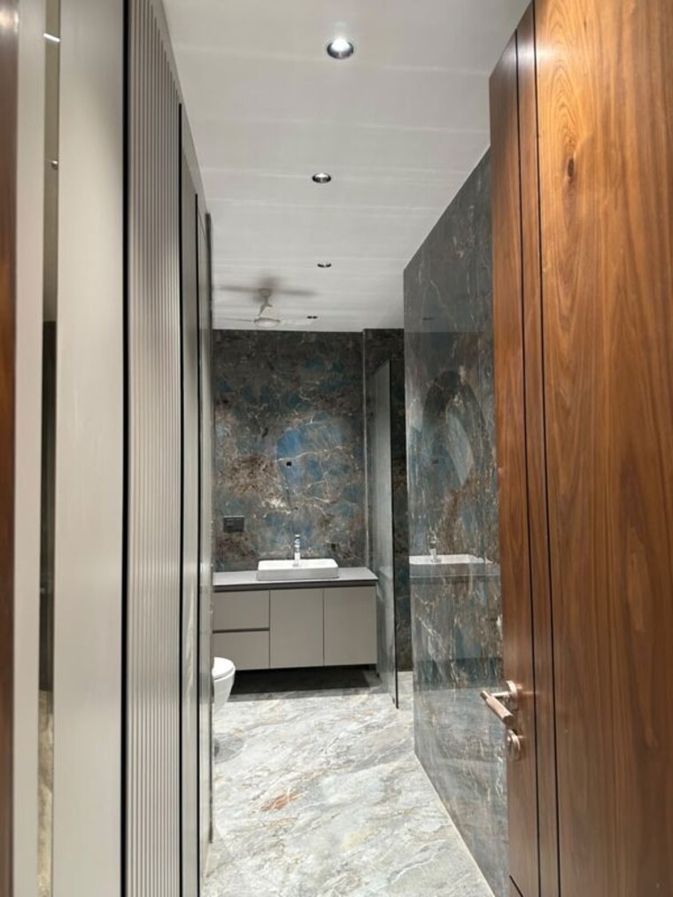 Bathroom, south city 1 4 Bedroom 360 Sq.Yd. Builder Floor In South City 1 Gurgaon 10709314
