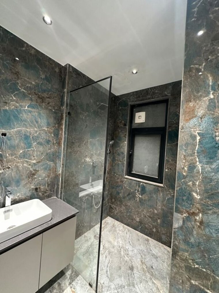 Bathroom, south city 1 4 Bedroom 360 Sq.Yd. Builder Floor In South City 1 Gurgaon 10709314