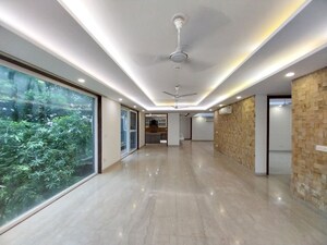 Room in 3 BHK Builder Floor at BPTP Park Central, Sector 85 – for Sale