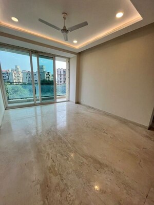 Room in 4 BHK Apartment at Ambience Tiverton, Sector 50 – for Rent