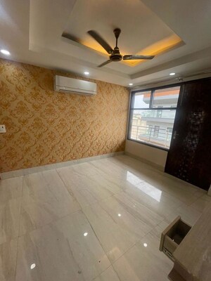 Bedroom in 3 BHK Builder Floor at Sector 57 – for Sale