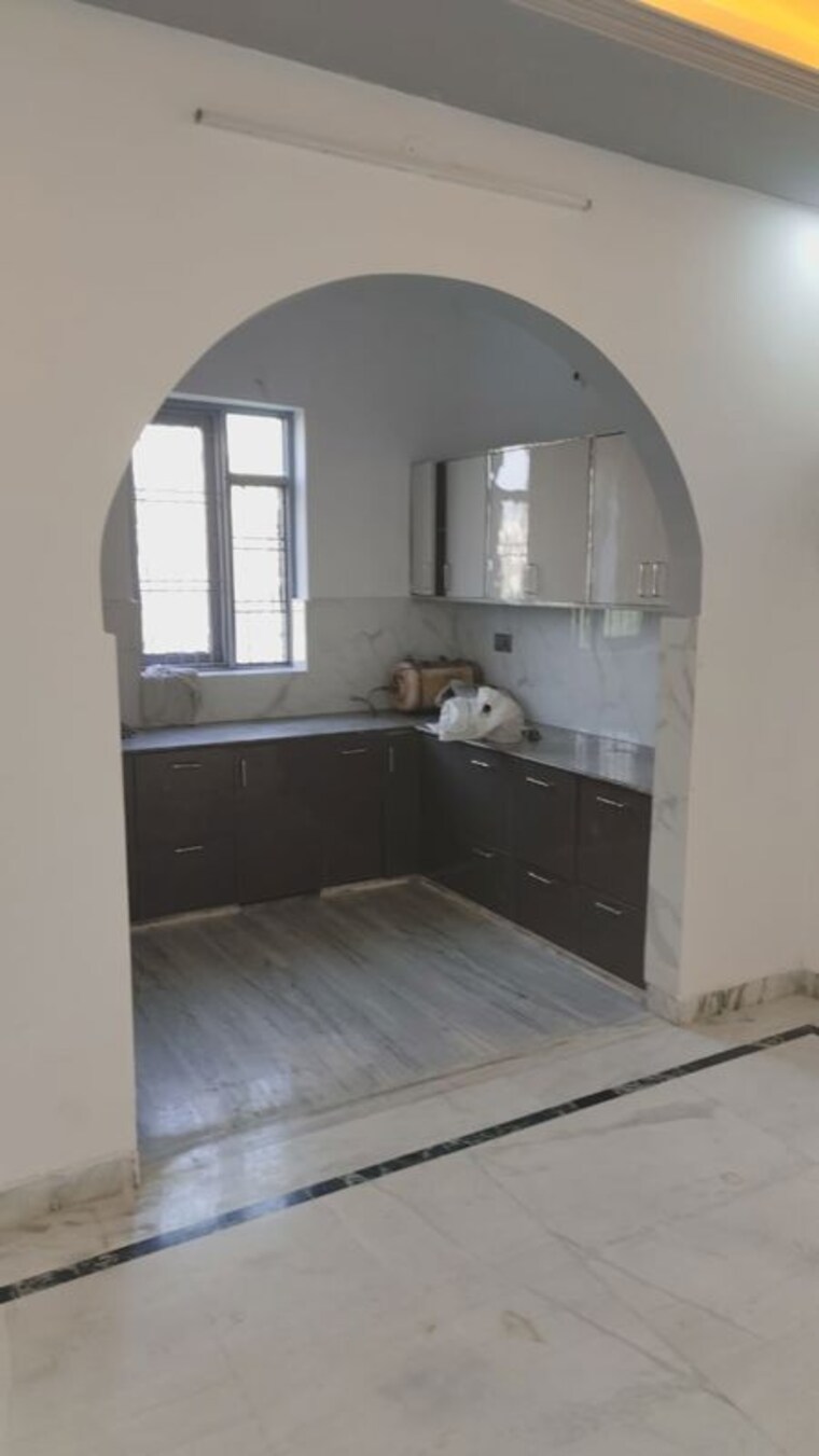 Kitchen, green fields colony 3 Bedroom 290 Sq.Yd. Builder Floor In Green Fields Colony Faridabad 10709461