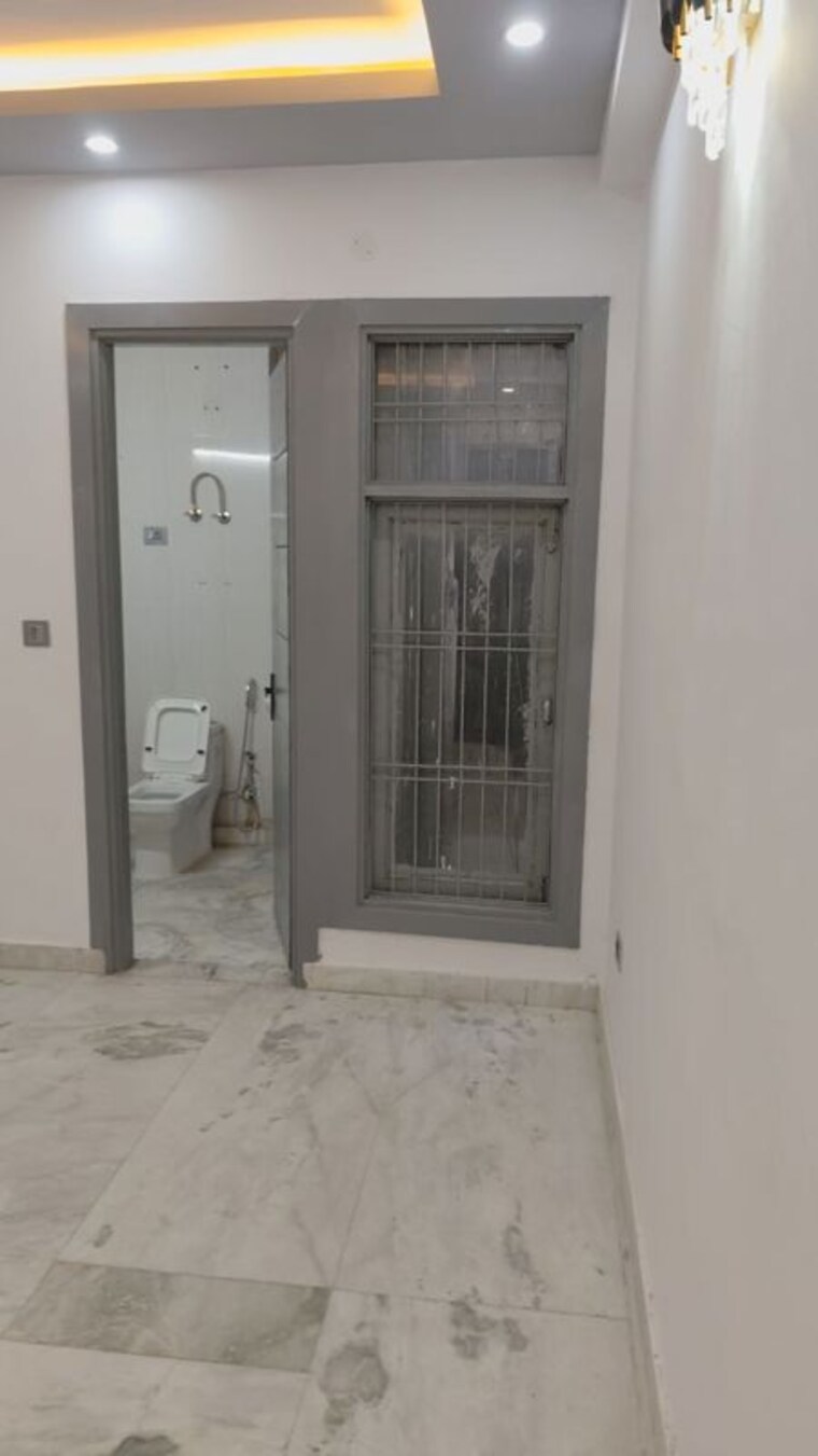 Washroom, green fields colony 3 Bedroom 290 Sq.Yd. Builder Floor In Green Fields Colony Faridabad 10709461