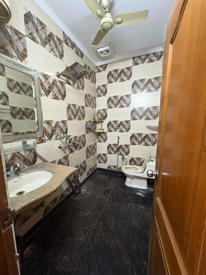 Bathroom in 2 BHK Builder Floor at Sector 47 – for Rent