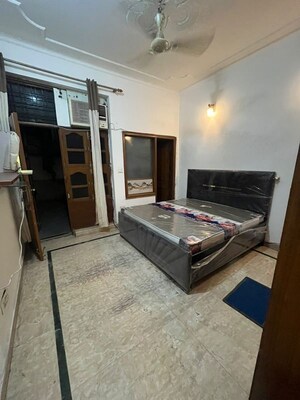 Bedroom in 2 BHK Builder Floor at Sector 47 – for Rent