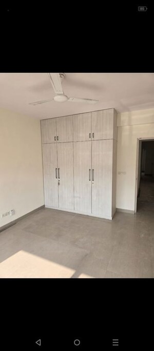 Room in 4 BHK Apartment at Emaar Emerald Floors Premier, Sector 65 – for Sale
