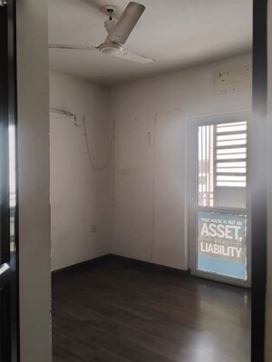 Room in 3 BHK Apartment at Piyush Heights, Sector 89 – for Rent