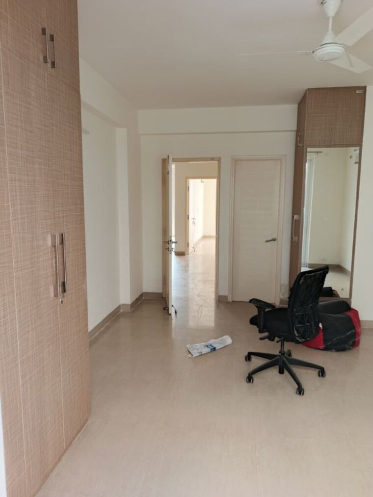 Living Room, emaar-emerald-floors-premier 3.5 Bedroom 1650 Sq.Ft. Apartment In Sector 65 Gurgaon 10709553